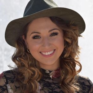 Meet your Posher, Jana